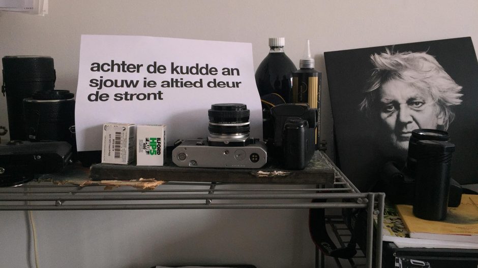 Ein Regal voller Anachronismen...